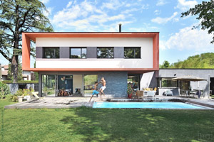 Photographie de villa avec un flou de bougé