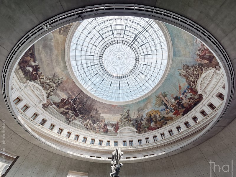 Intérieur de la structure en béton de Tadao Ando de la bourse du commerce de Paris, musée de François Pinault.